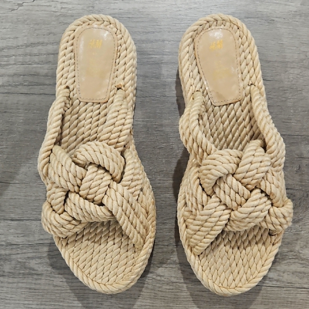 H & M Beige Sliders size 40 or US 8.5